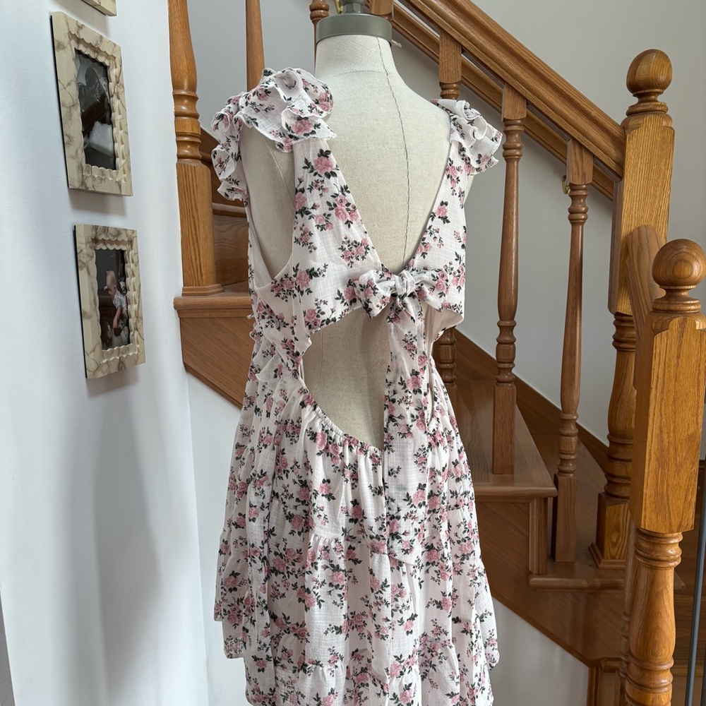 White Bow Back Ruffle Mini Dress with Wild Roses Pattern - Picture 3 of 8